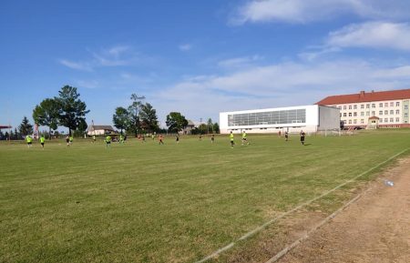 Pionier zbiera na remont szatni, bo… nie może korzystać z szatni