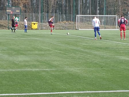 Najdłuższe serie w 4. lidze – kto seryjnie wygrywa a kto nie wygrał od miesięcy?