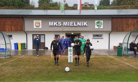 7 goli w jednym meczu zawodnika MKS-u Mielnik! Został nowym liderem strzelców