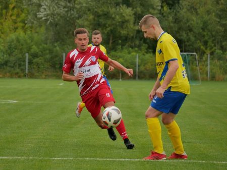 A KLASA: Korona Dobrzyniewo bez konkurencji. W pozostałych grupach zacięta walka [WYNIKI I TABELE]