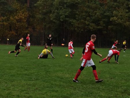 A KLASA PODLASKA: Żubr odskoczył, pierwsze punkty Piłkawki, zaiskrzyło w Narwi [WYNIKI I TABELE]