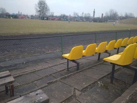 „Nie interesował mnie brak wynagrodzenia” – Kamil Lauryn o pracy w Dębie