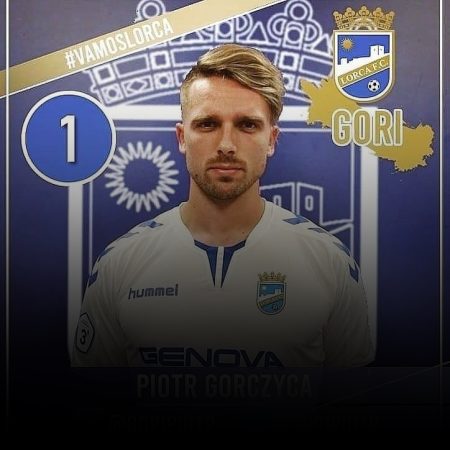 „Tu młodzi nie noszą piłek” – Piotr Gorczyca o życiu i grze w Hiszpanii