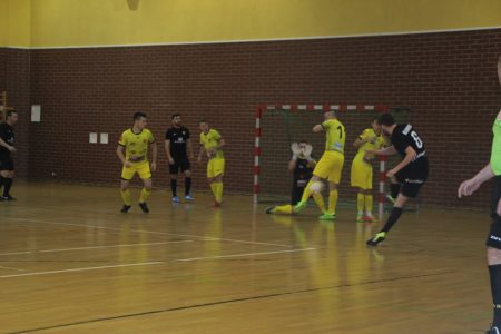 Bez kompr(e)misów. Pewne zwycięstwa w 2 lidze futsalu