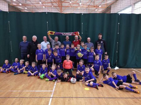 Zobacz, jak piłkarze świętują Dzień Dziadka (video)