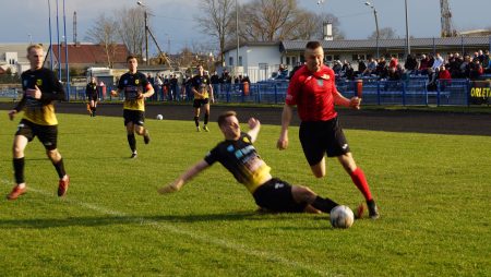 Weekend na podlaskich boiskach. Olimpia rozbita, Wigry znów tracą punkty [WYNIKI I TABELE]