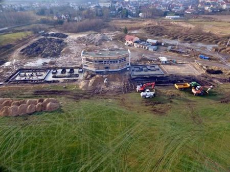 Zobacz, jak powstaje stadion w Szczuczynie (foto)