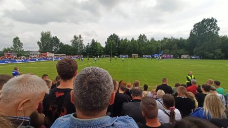 Derby powiatu w 4. lidze, kolejny trudny weekend trzecioligowców [ZAPOWIEDŹ KOLEJKI]