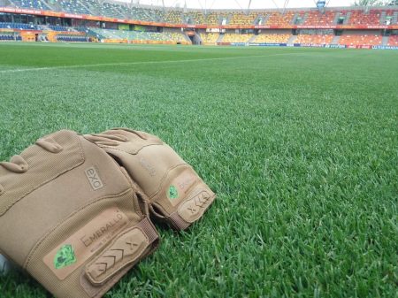 Jak zmniejszyć koszty utrzymania boiska? Pytamy specjalistów