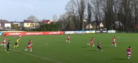 Gol niemal z połowy boiska dał zwycięstwo Turowi [FILM]