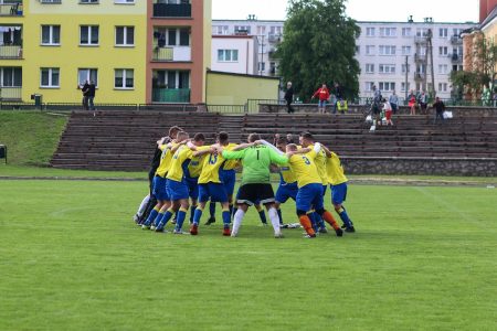 Keeza 4. liga: czy Czarni znów urwą punkty faworytowi? [ZAPOWIEDŹ KOLEJKI]