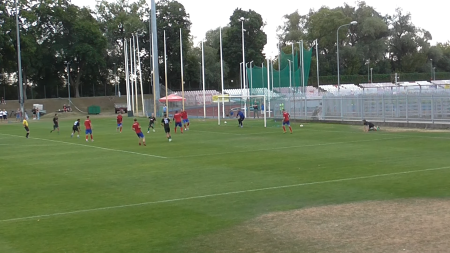 Piękny gol przewrotką piłkarza ŁKS-u Łomża! [FILM]