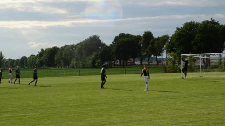 Piękny gol Tomasza Kostrzyńskiego w meczu Żubr-Pionier! [FILM]