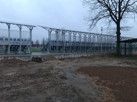 Zobacz, jak rośnie stadion w Hajnówce! (ZDJĘCIA)