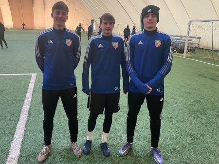 Jeszcze w 2020 roku grał w okręgówce. Teraz przeszedł testy w klubie Ekstraklasy