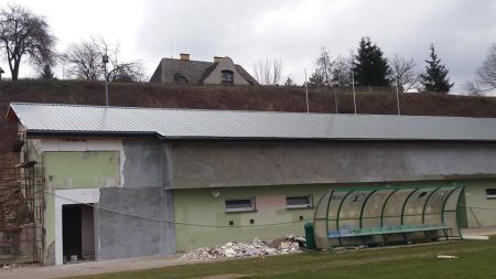 Zobacz, jak przebiega remont stadionu w Mielniku [zdjęcia]