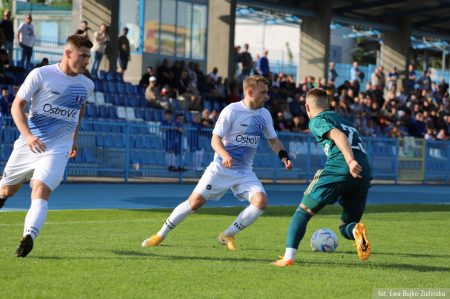 Co słychać w tabelach ligowych po weekendzie? [3. LIGA, 4. LIGA, OKRĘGÓWKA, A KLASA, 2 I 3 LIGA KOBIET]