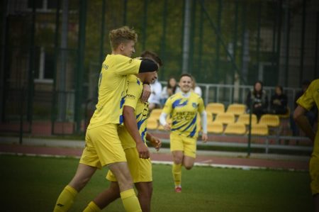 Piękny gol zawodnika CSP Unii! Huknął z 30 metrów!