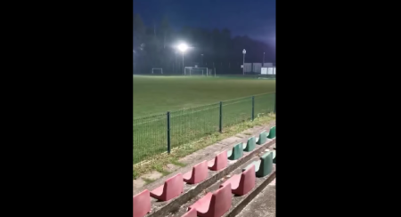 Na stadionie Sparty Szepietowo zamontowano sztuczne oświetlenie