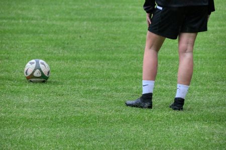 Boisko Korony Dobrzyniewo przechodzi remont [ZDJĘCIA]