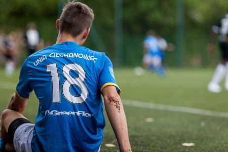 „Makabrycznie wyglądająca kontuzja”. Wiemy, co z zawodnikiem Unii!